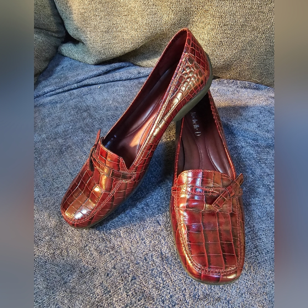 Cute Maroon Crocodile Pattern Loafers